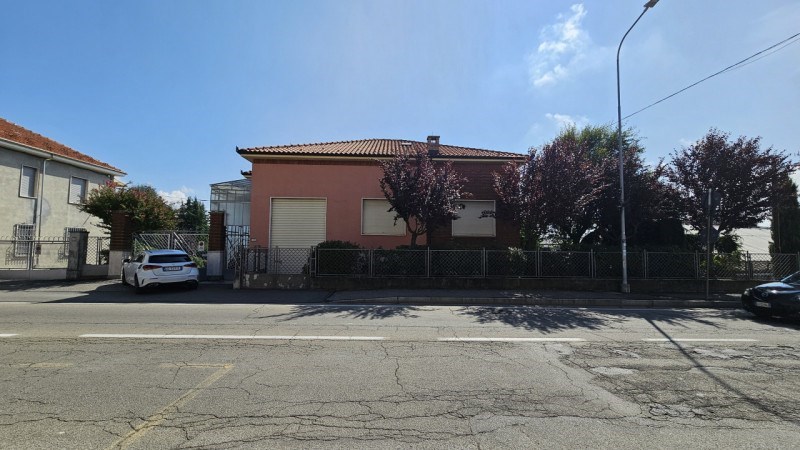 casa indipendente in vendita ad Asti in zona Corso Casale