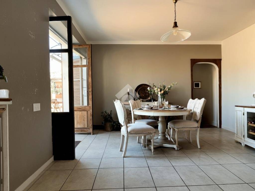 appartamento in vendita ad Asti in zona Quarto