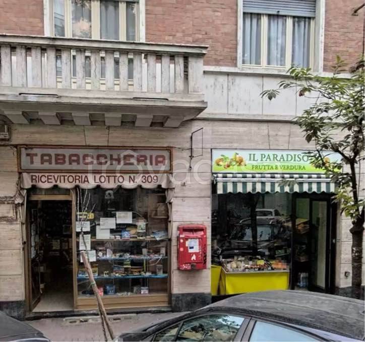 negozio in vendita ad Asti