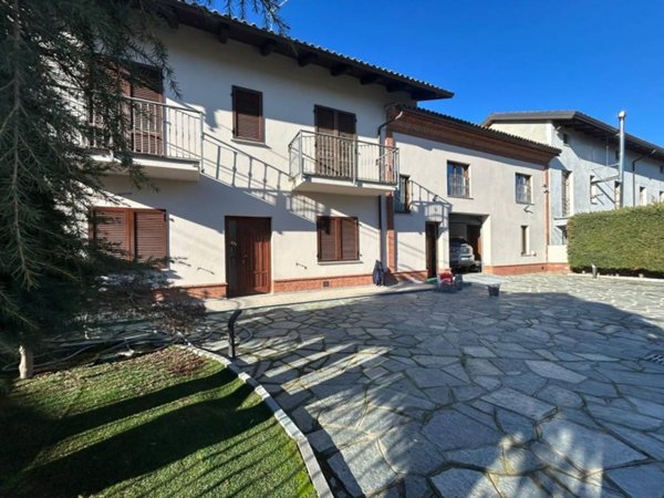 casa indipendente in vendita ad Asti in zona Bramairate