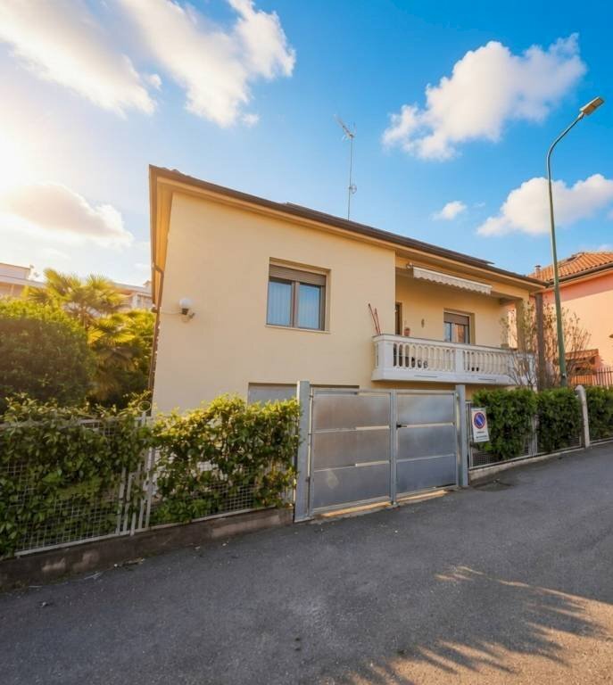 casa indipendente in vendita ad Asti