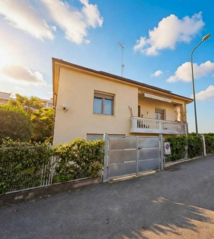 casa indipendente in vendita ad Asti