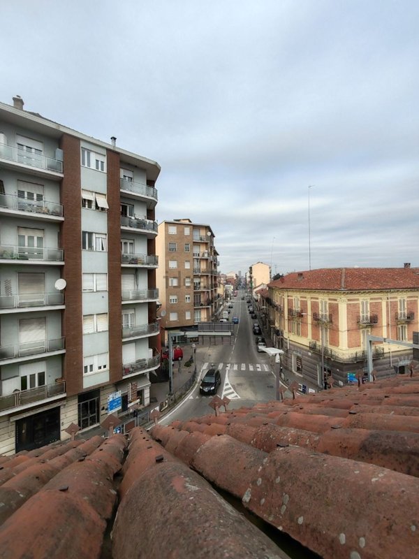 appartamento in vendita ad Asti in zona Pilone