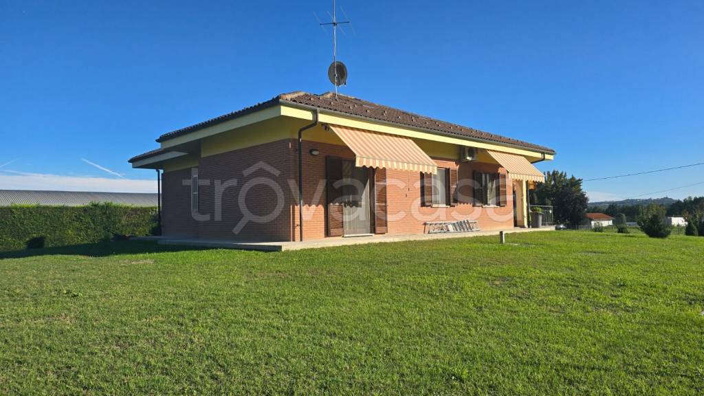 casa indipendente in vendita ad Asti in zona Variglie
