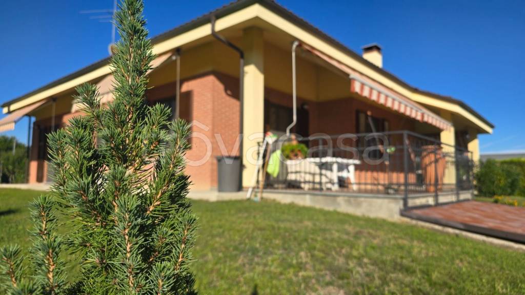 casa indipendente in vendita ad Asti in zona Variglie