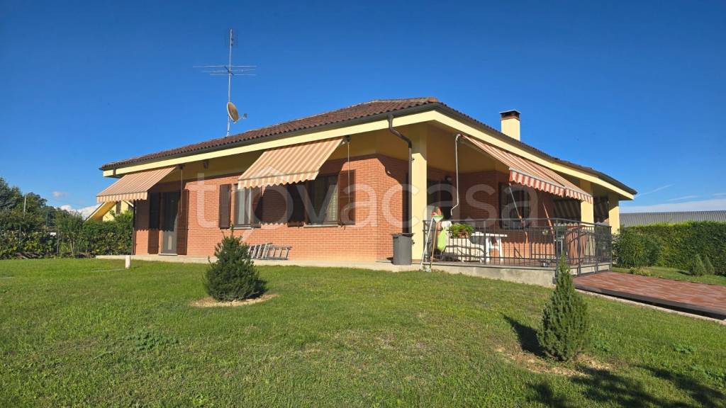 casa indipendente in vendita ad Asti in zona Variglie