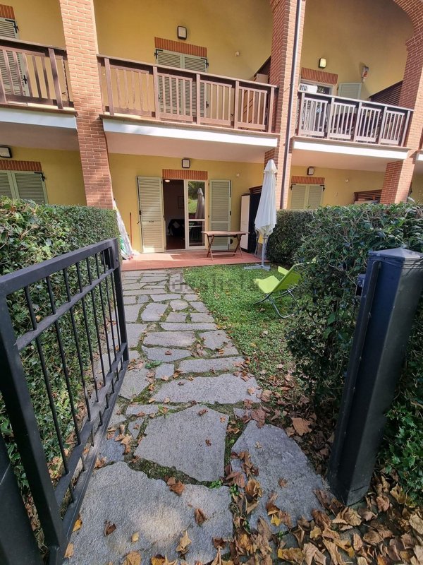 appartamento in vendita ad Asti in zona Mombarone