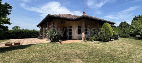 casa indipendente in vendita ad Asti in zona Valgera