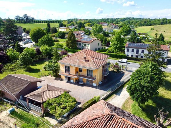 casa indipendente in vendita ad Asti in zona Centro Città