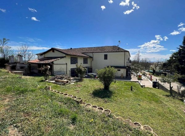 casale in vendita ad Asti in zona Castiglione
