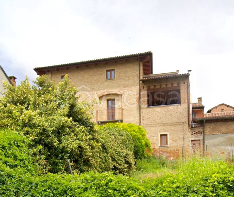 casa indipendente in vendita ad Asti in zona Quarto
