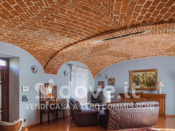 casa indipendente in vendita ad Asti in zona Torrazzo