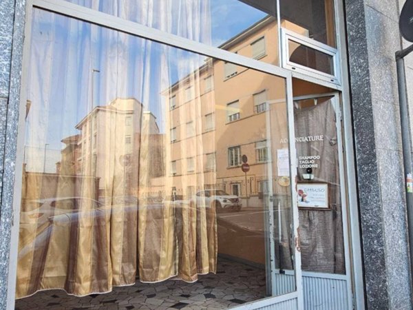 negozio in vendita ad Asti