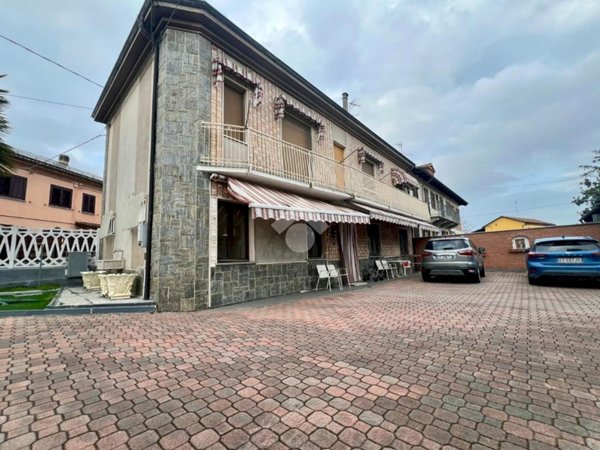 casa indipendente in vendita ad Asti in zona Trincere