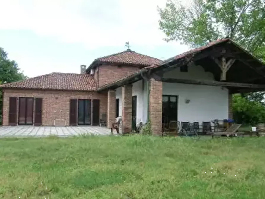 casa indipendente in vendita ad Asti in zona Casabianca