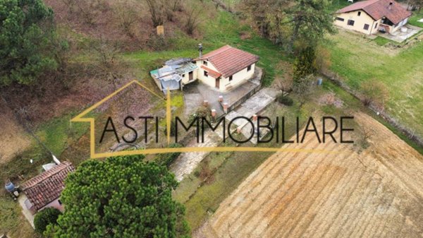 casa indipendente in vendita ad Asti in zona Quarto