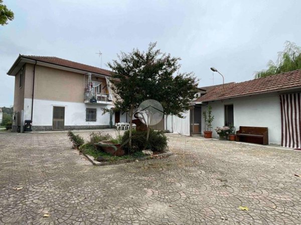 casa indipendente in vendita ad Asti in zona Canova