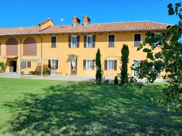 casa indipendente in vendita ad Asti in zona Revignano