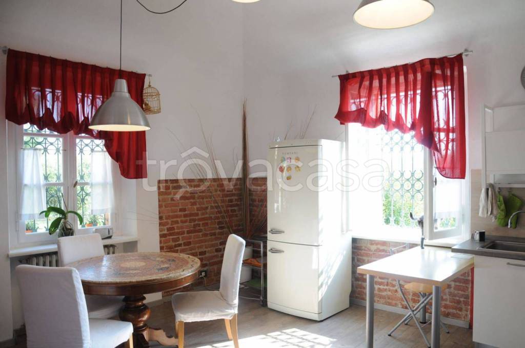 casa indipendente in vendita ad Asti in zona Casabianca