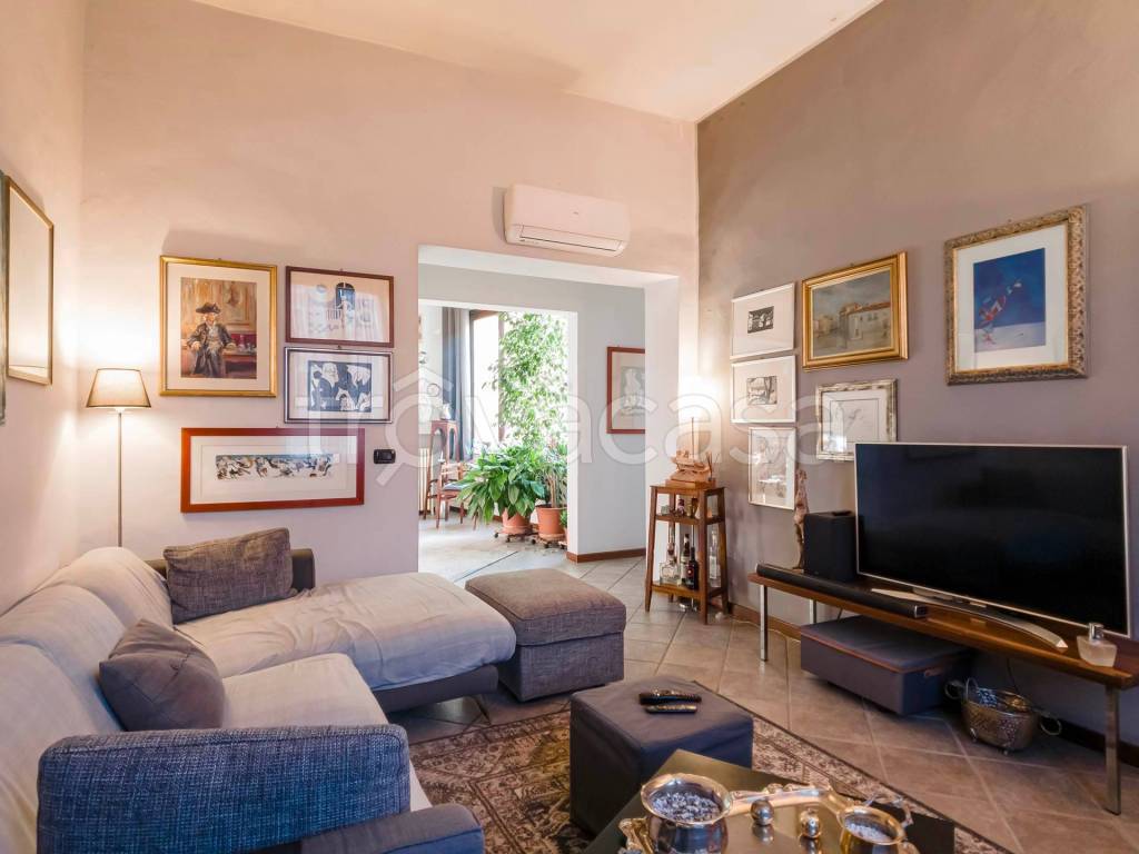 casa indipendente in vendita ad Asti in zona Centro Città