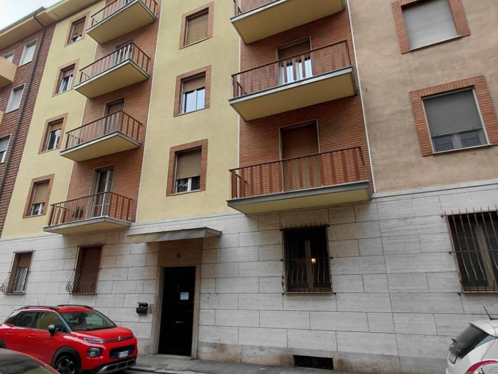 appartamento in vendita ad Asti in zona Bramairate