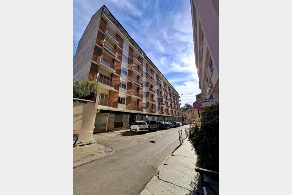 appartamento in vendita ad Asti in zona Corso Dante