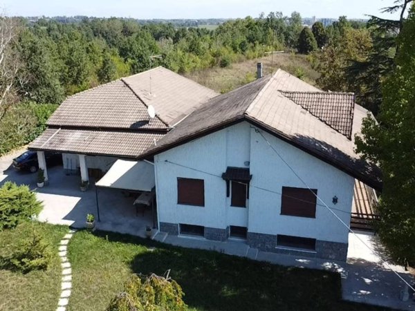 casa indipendente in vendita ad Asti in zona Palucco