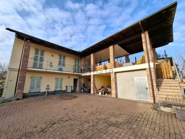casa indipendente in vendita ad Asti in zona Stazione di Portacomaro