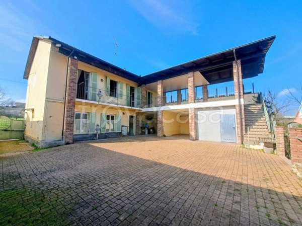 casa indipendente in vendita ad Asti in zona Stazione di Portacomaro