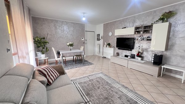 appartamento in vendita ad Asti in zona Rioscone