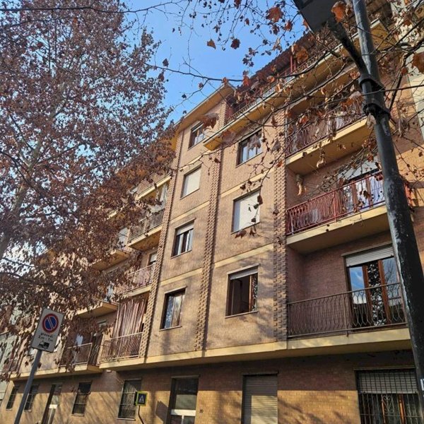 appartamento in vendita ad Asti in zona Pilone