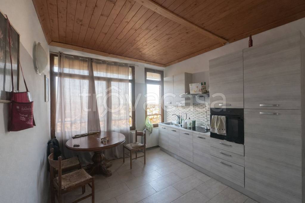 appartamento in vendita ad Asti in zona Corso Dante