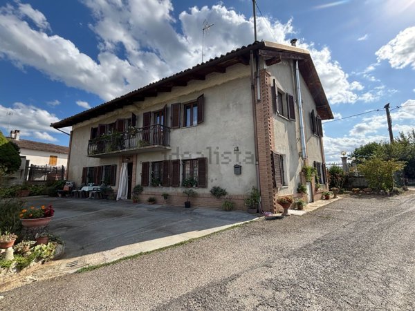 pentavano in vendita ad Asti in zona Revignano