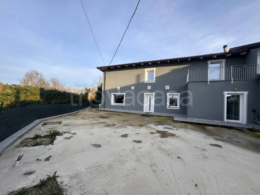 casa indipendente in vendita ad Asti in zona Vaglierano