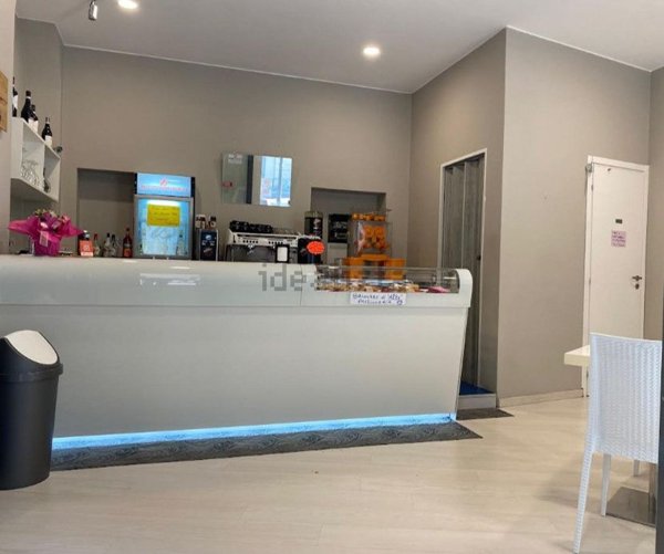 negozio in vendita ad Asti