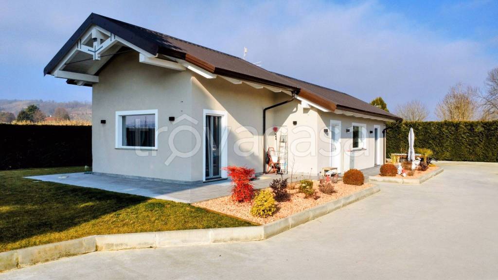 appartamento in vendita ad Asti in zona Variglie