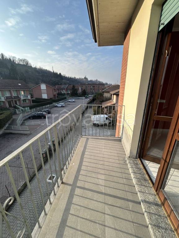 appartamento in vendita ad Asti in zona Variglie