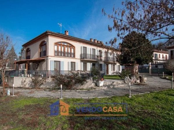 casa indipendente in vendita ad Asti in zona Valenzani