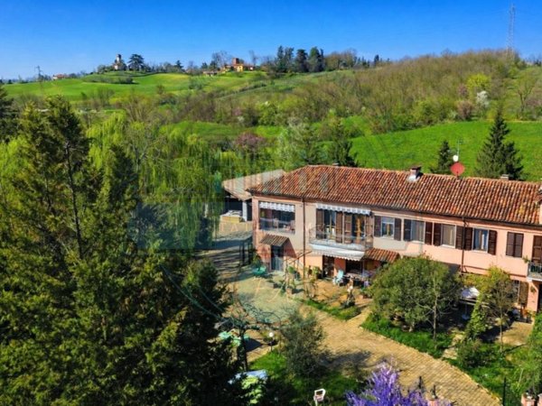 casa indipendente in vendita ad Asti in zona Valmanera