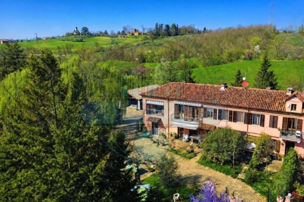 casa indipendente in vendita ad Asti in zona Valmanera