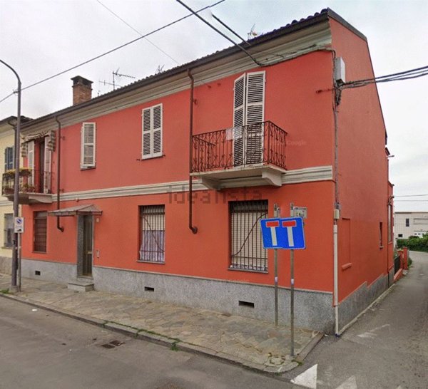 casa indipendente in vendita ad Asti in zona Corso Casale