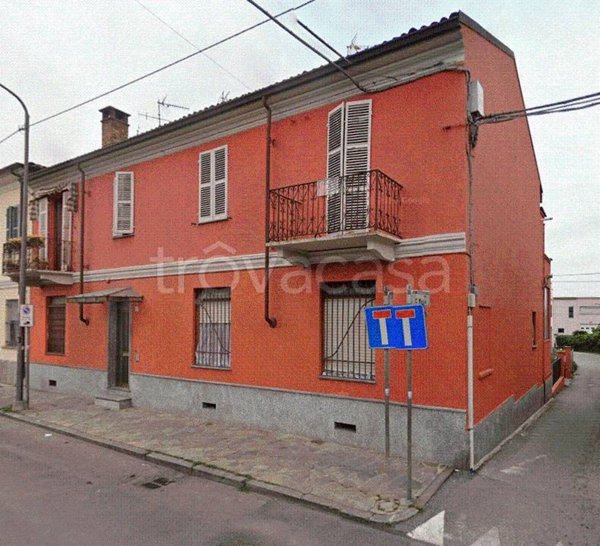 casa indipendente in vendita ad Asti in zona Corso Casale