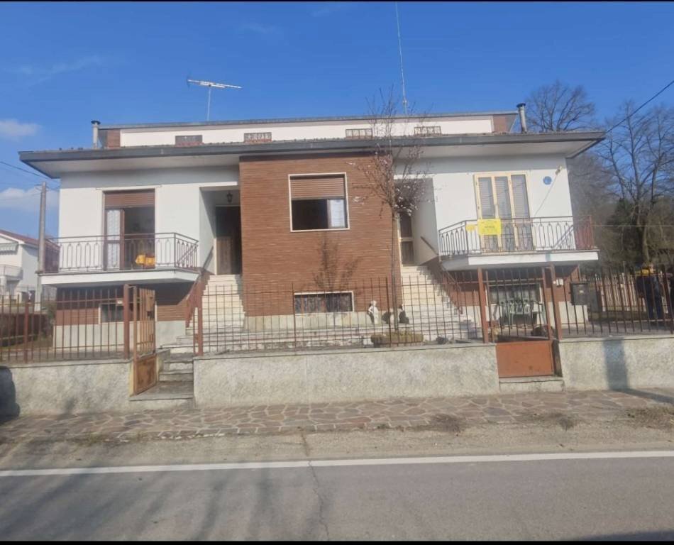casa indipendente in vendita ad Asti in zona Valleandona