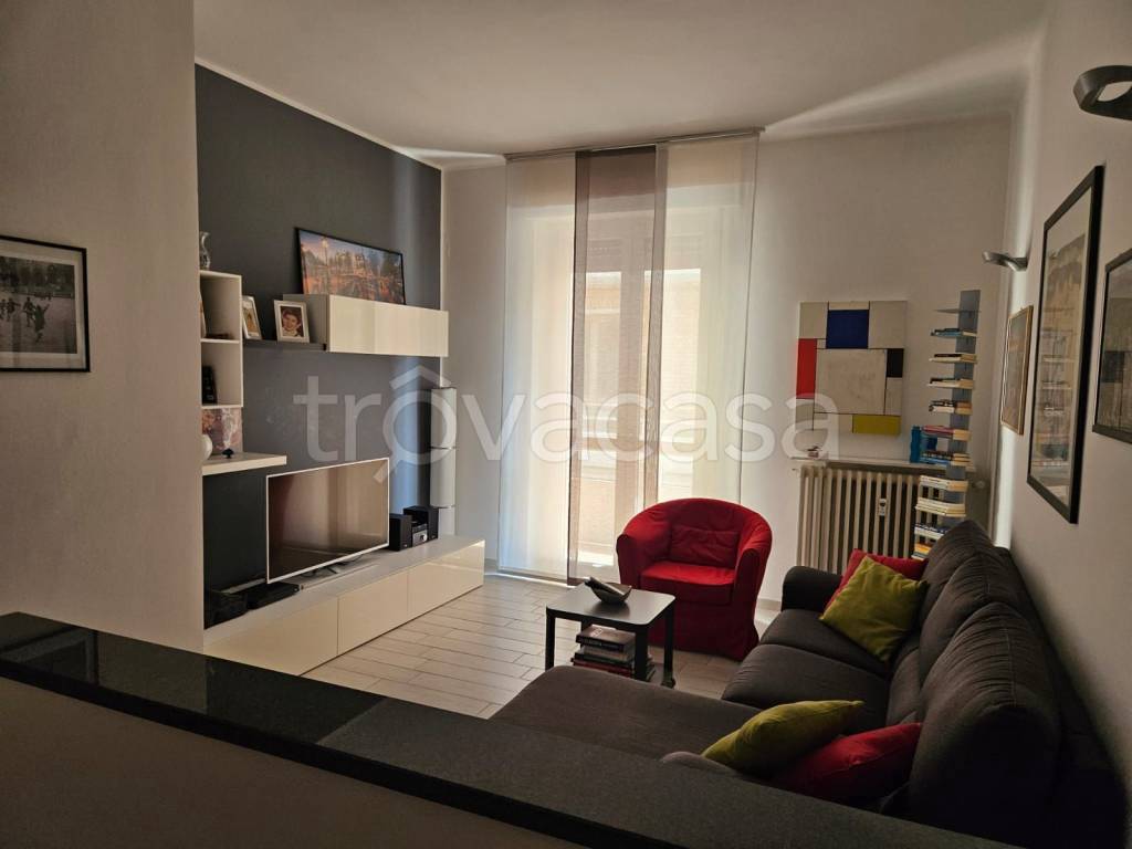 appartamento in vendita ad Asti in zona Corso Dante