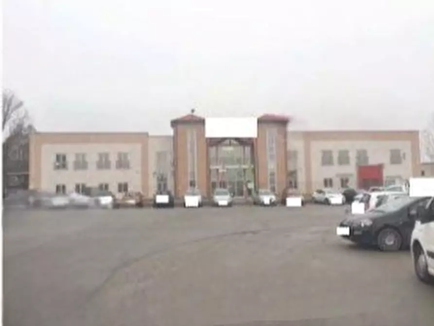 locale di sgombero in vendita ad Asti