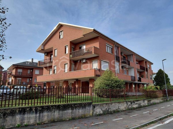 appartamento in vendita ad Asti in zona Variglie