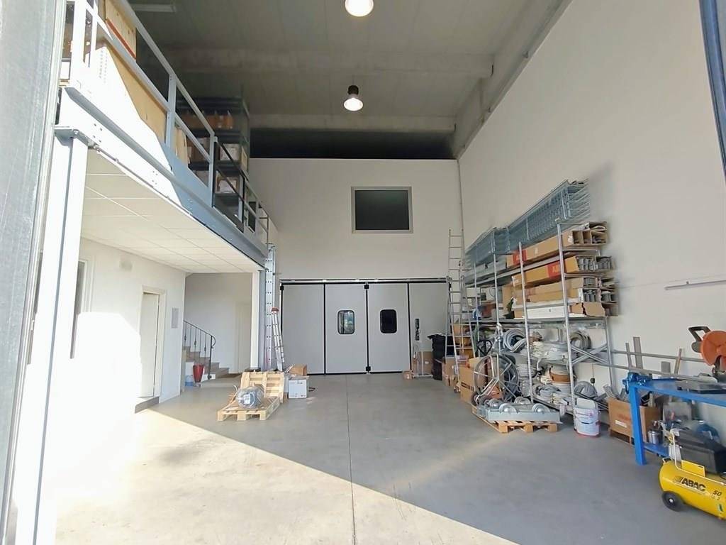 locale commerciale in vendita ad Asti in zona Quarto