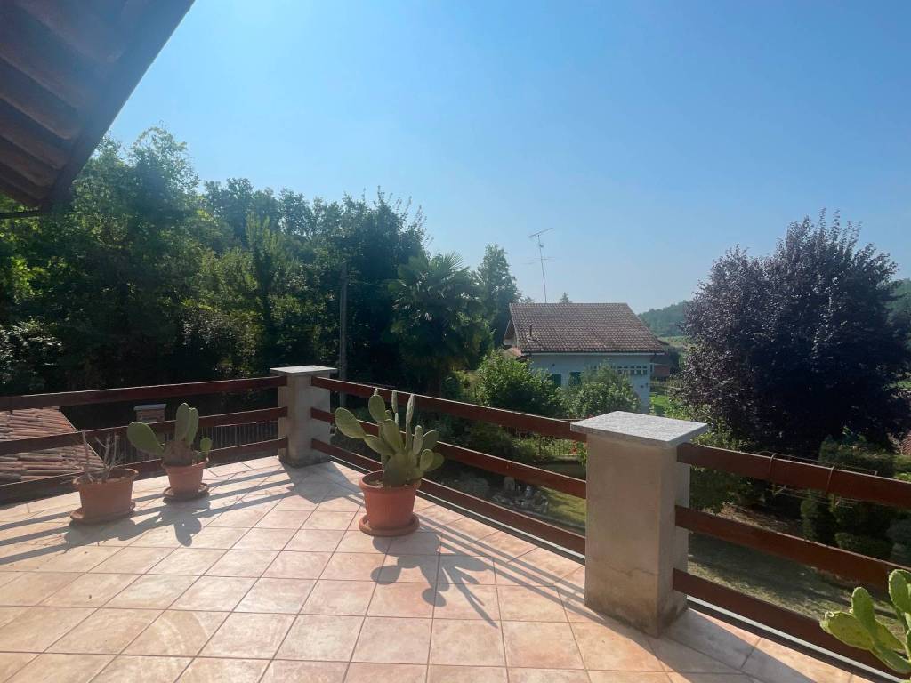 casa indipendente in vendita ad Asti in zona Madonna di Caniglie