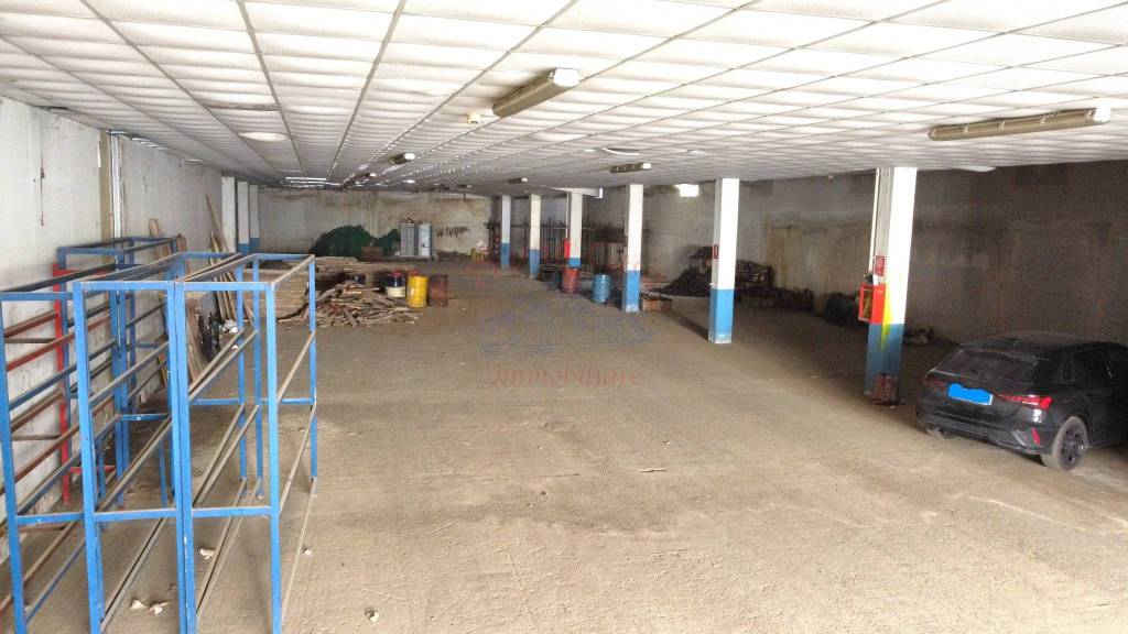locale commerciale in vendita ad Asti in zona Trincere