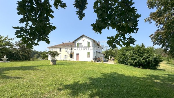 casa indipendente in vendita ad Asti in zona Valmanera